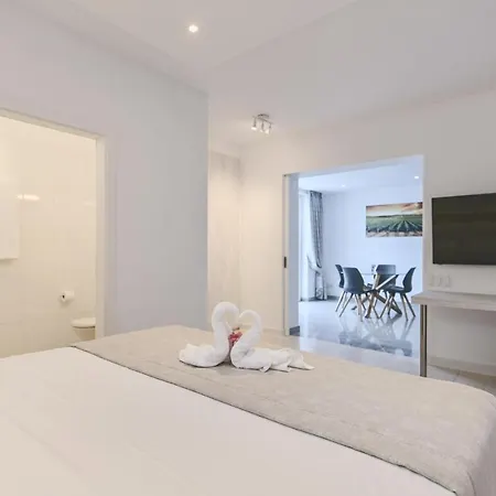 Boutique Tenerife Адехе